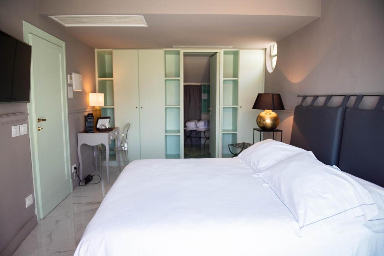 La Librata Boutique Hotel แตร์ราชินา ภายนอก รูปภาพ