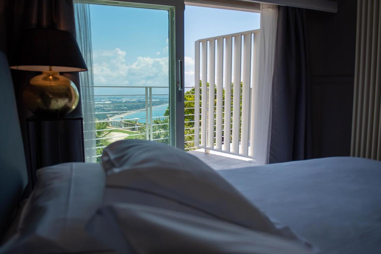 La Librata Boutique Hotel แตร์ราชินา ภายนอก รูปภาพ